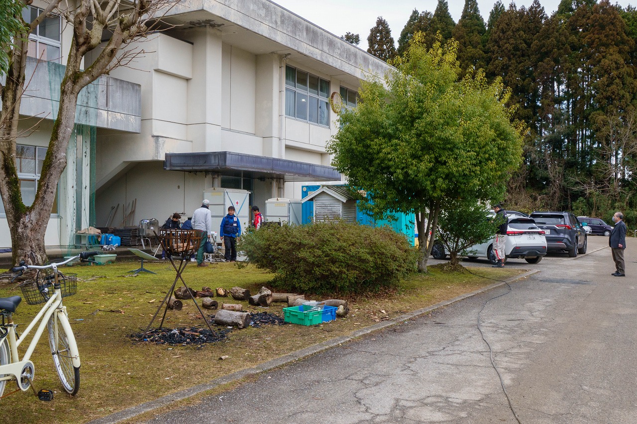 日本赤十字社の支援にて、七尾市立和倉小学校に設置させていただきました。