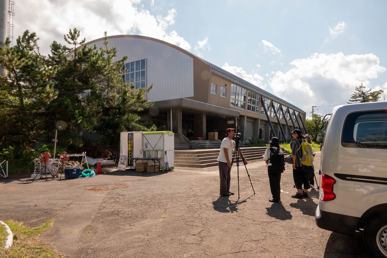 避難所用シャワーが設置された様子