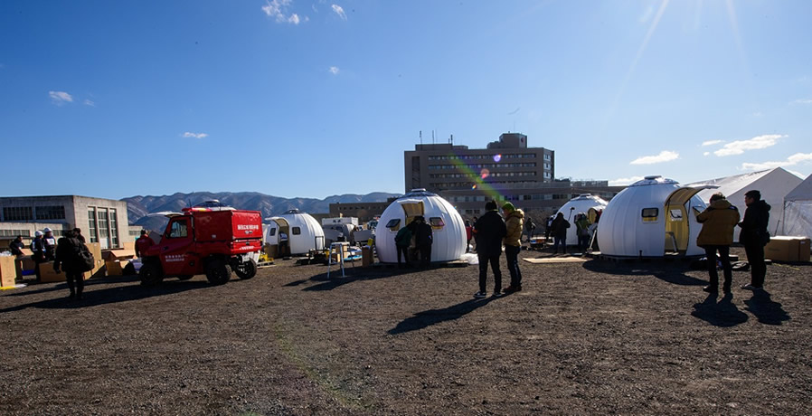 長野県でのイタリア式避難所設営訓練の様子